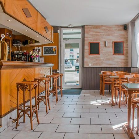 Cafe Hotel De La Gare Champagnole Dış mekan fotoğraf