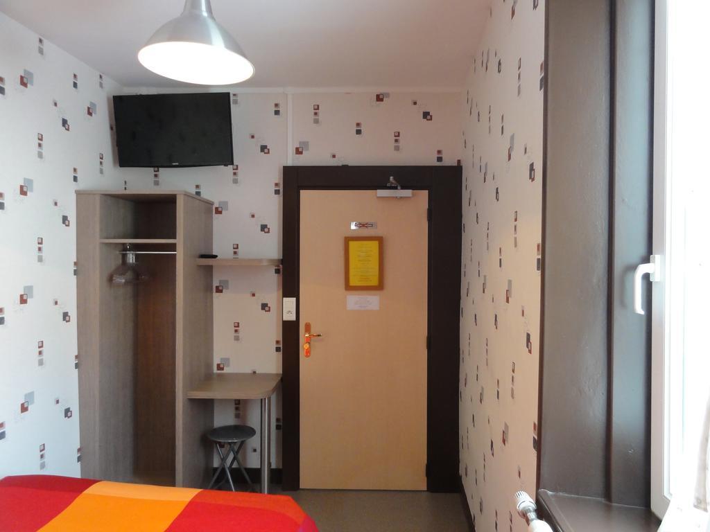 Cafe Hotel De La Gare Champagnole Dış mekan fotoğraf
