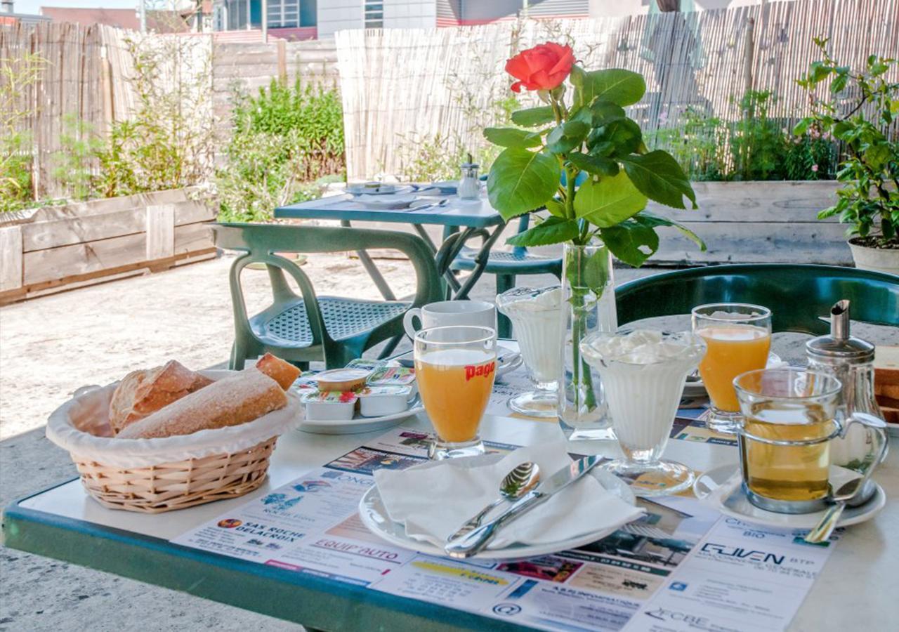 Cafe Hotel De La Gare Champagnole Dış mekan fotoğraf